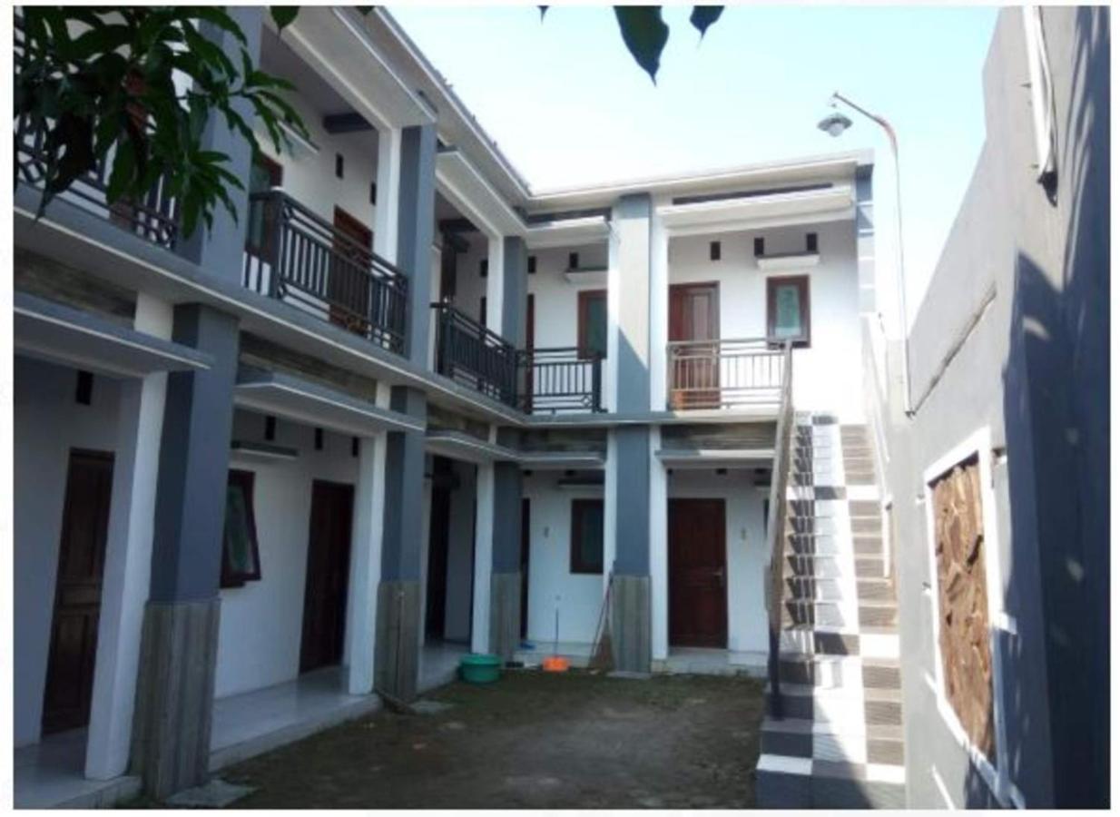 Hotel Griya Anugerah Mojokerto Exterior foto